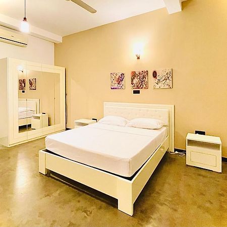 Blue Fox Hikkaduwa Hotel Екстериор снимка