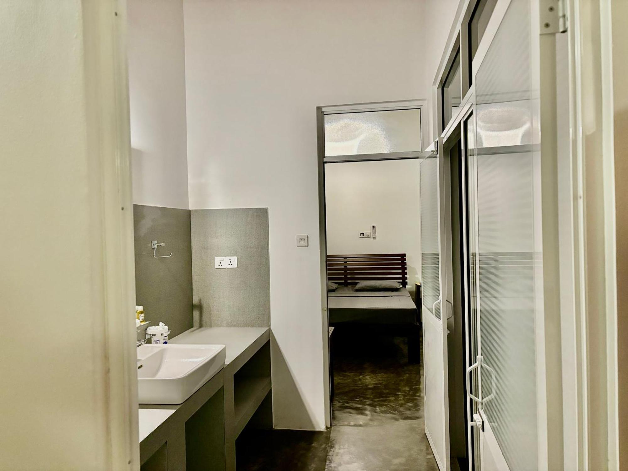 Blue Fox Hikkaduwa Hotel Екстериор снимка
