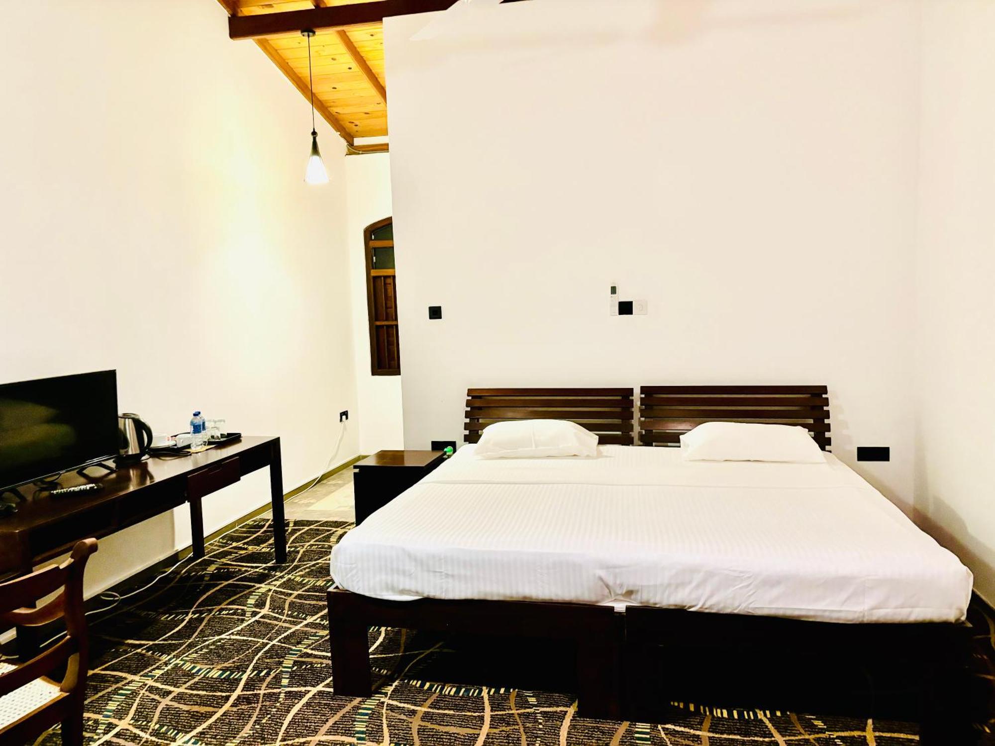Blue Fox Hikkaduwa Hotel Екстериор снимка