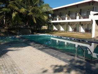 Blue Fox Hikkaduwa Hotel Екстериор снимка