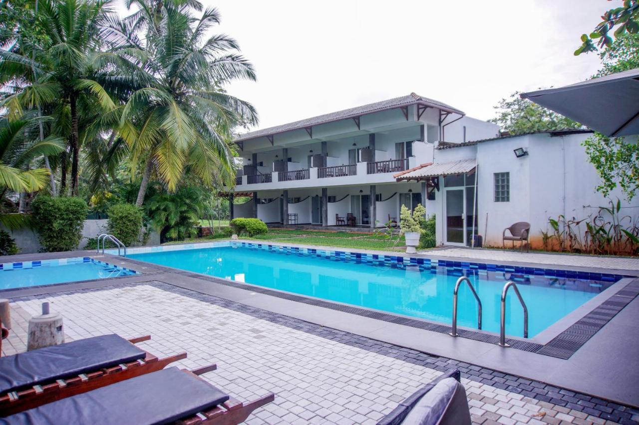 Blue Fox Hikkaduwa Hotel Екстериор снимка