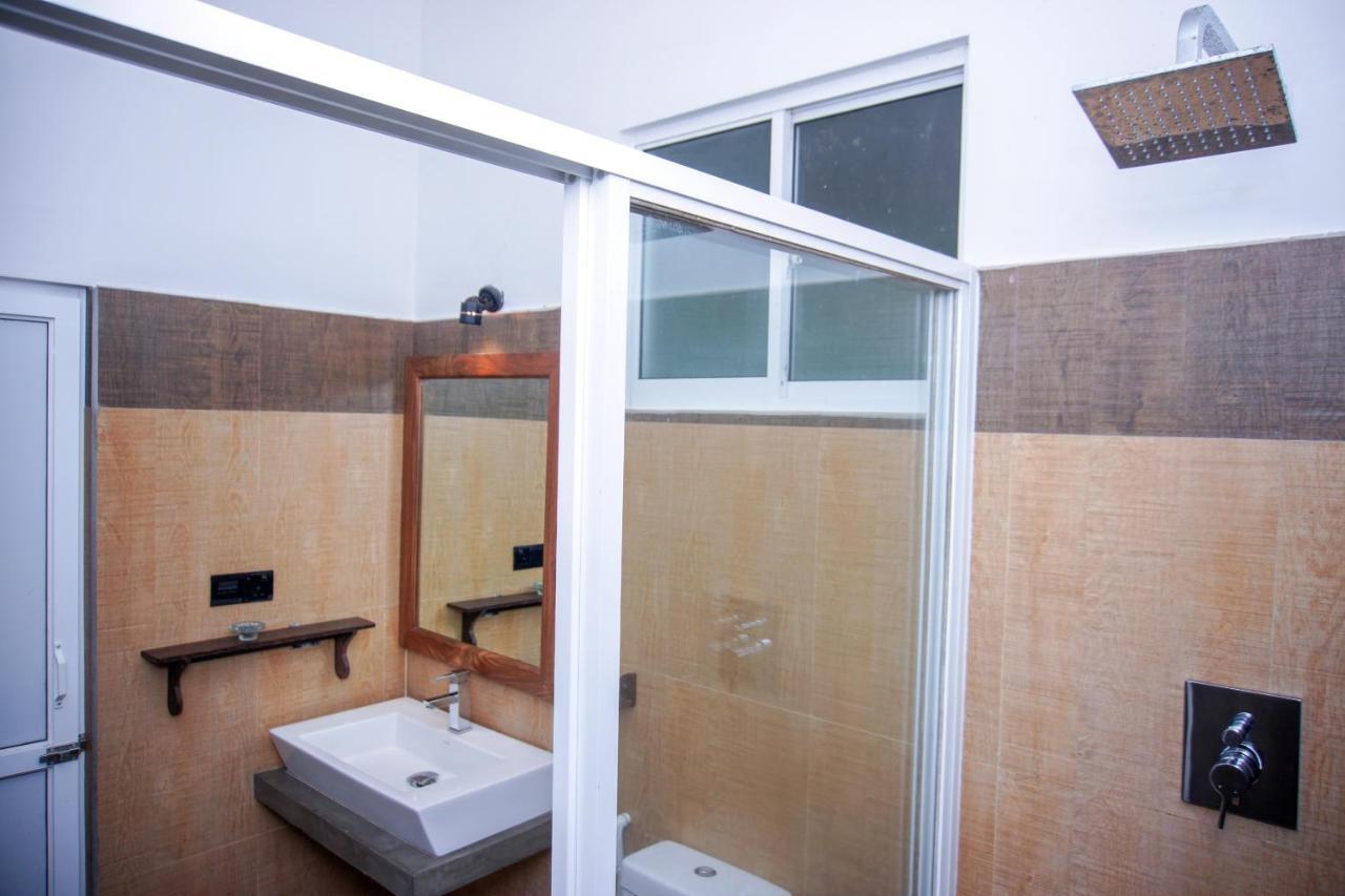 Blue Fox Hikkaduwa Hotel Екстериор снимка
